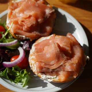 Bagel W/ Cream Cheese & Salmon